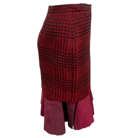MOSCHINO CHEAP AND CHIC RED / BURGUNDY FLARED HOUNDSTOOTH PLAID JACQUARD SKIRT - Picture 2 of 5